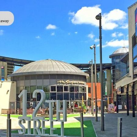 Luxury Campbell Park Apartments In Central Mk With Balcony, Free Parking & Smart Tv With Netflix By Yoko Property Milton Keynes Esterno foto