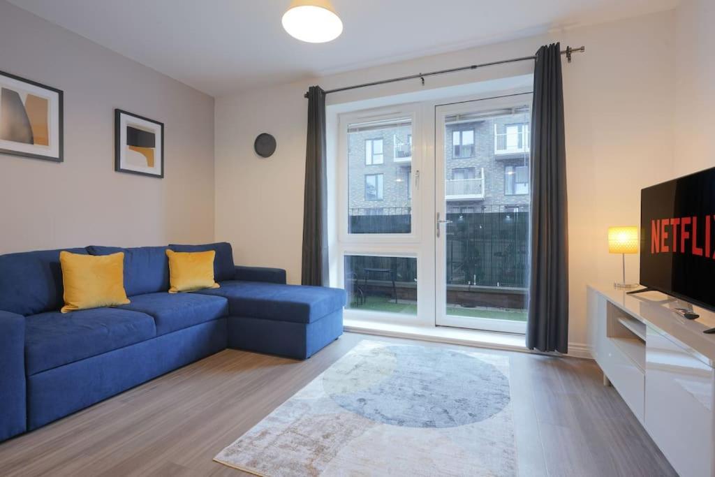 Luxury Campbell Park Apartments In Central Mk With Balcony, Free Parking & Smart Tv With Netflix By Yoko Property Milton Keynes Esterno foto